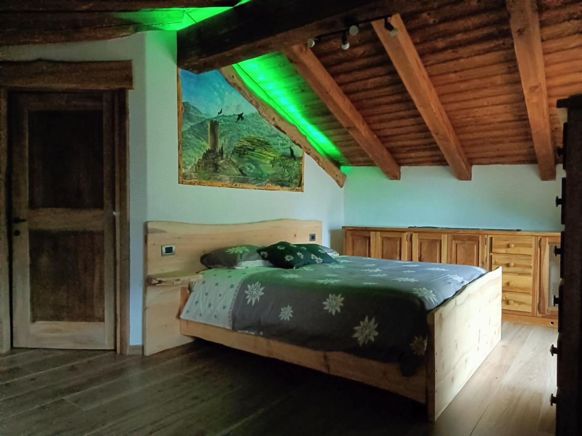 Le Temps Retrouve - Casa Tipica Con Giardino Casa de Férias Villeneuve